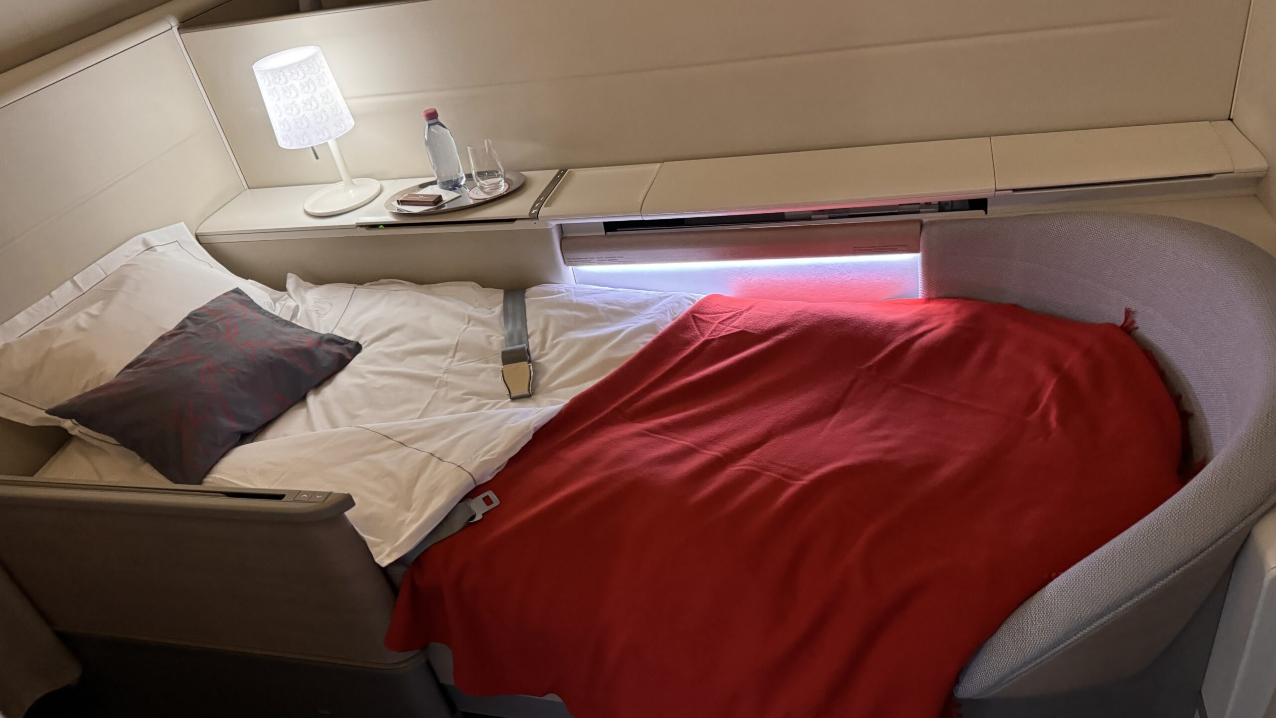 Air France La Premiere bed