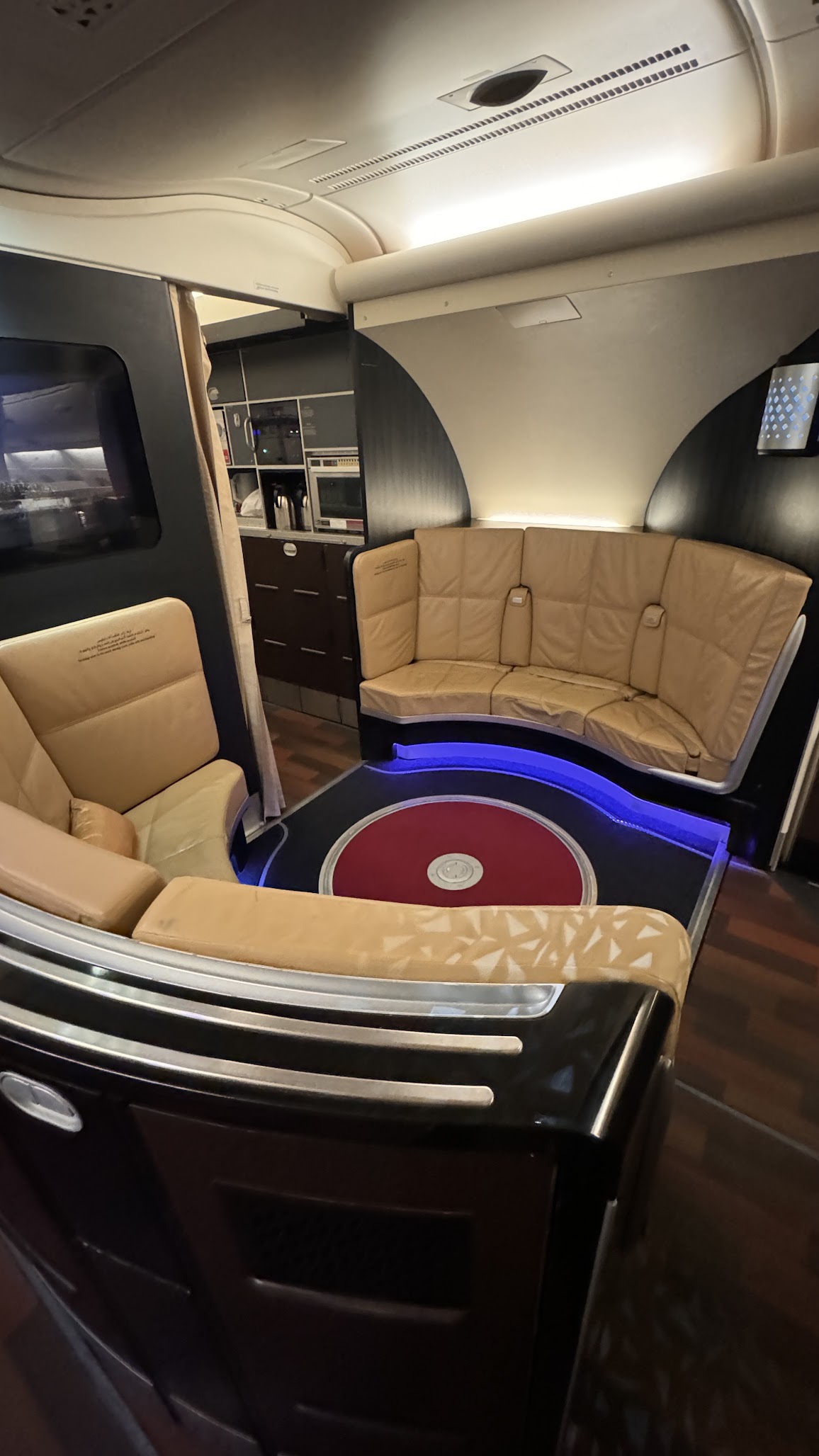 Etihad A380 onboard lounge / lobby